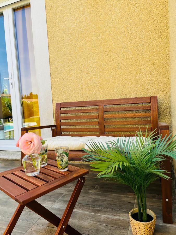 Un Coin Tropical En Provence ! LʼIsle-sur-la-Sorgue Exterior foto